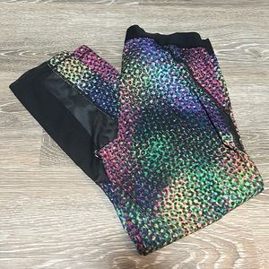 Nike Pro Women’s Tights Size Large — Multi-color Print